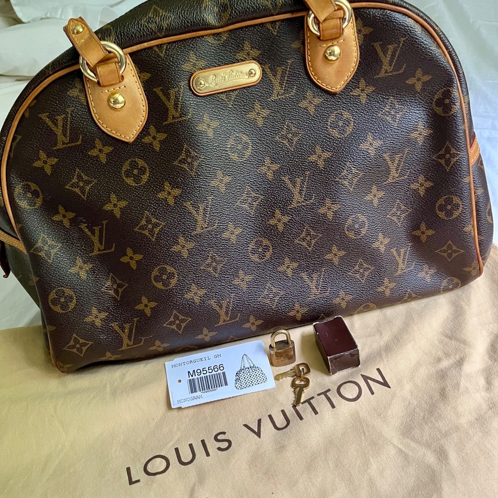Louis Vuitton Montorgueil GM Monogram with Dust Cover, Lock and 2 Keys